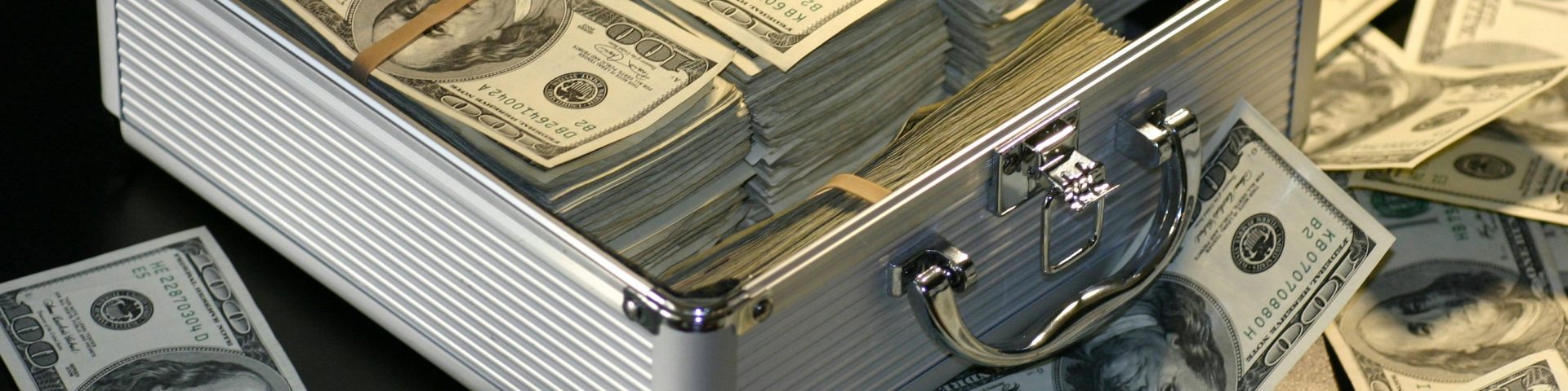 koffer met geld bij blog pensioencompensatie