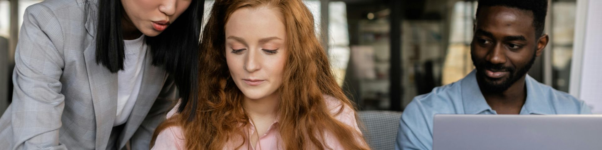 adviesgesprek waarin een pensioenregeling wordt aangepast